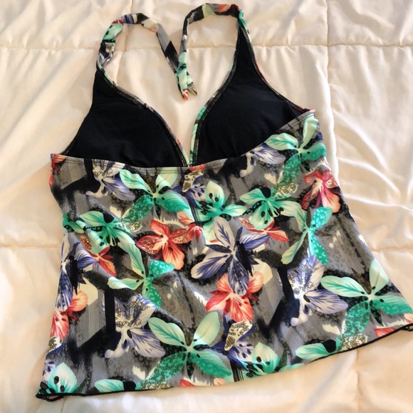 Tankini - Picture 2 of 3